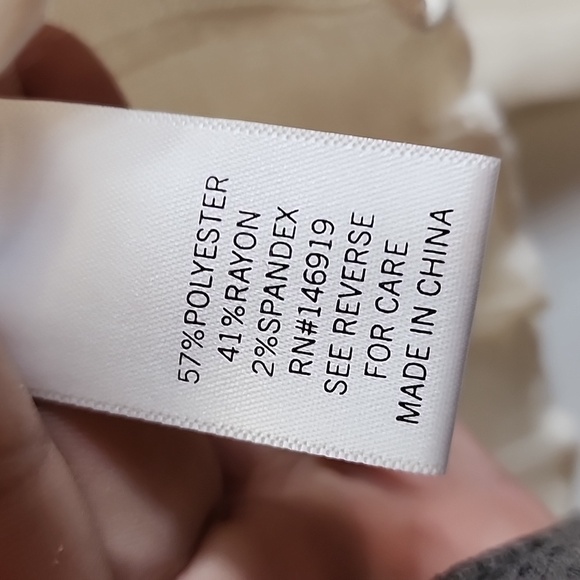 Freshman Womens Long Sleeve Sweater Cream Fitted Round Neckline Medium NWT - Picture 5 of 6